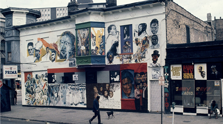 The Wall of Respect, Chicago, 1971. Photo by  Robert A. Sengstacke
